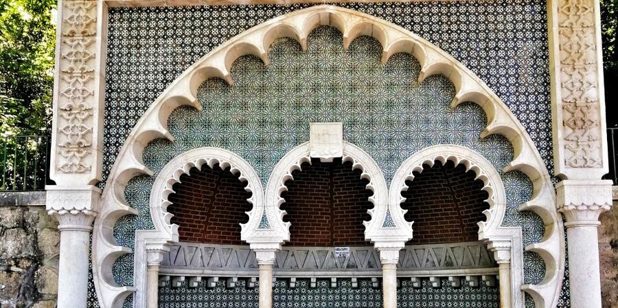 Sintra: Truly Private Tour to Pena Palace & Regaleira - Sintra Old Town break: lunch, pastries, and breathing room