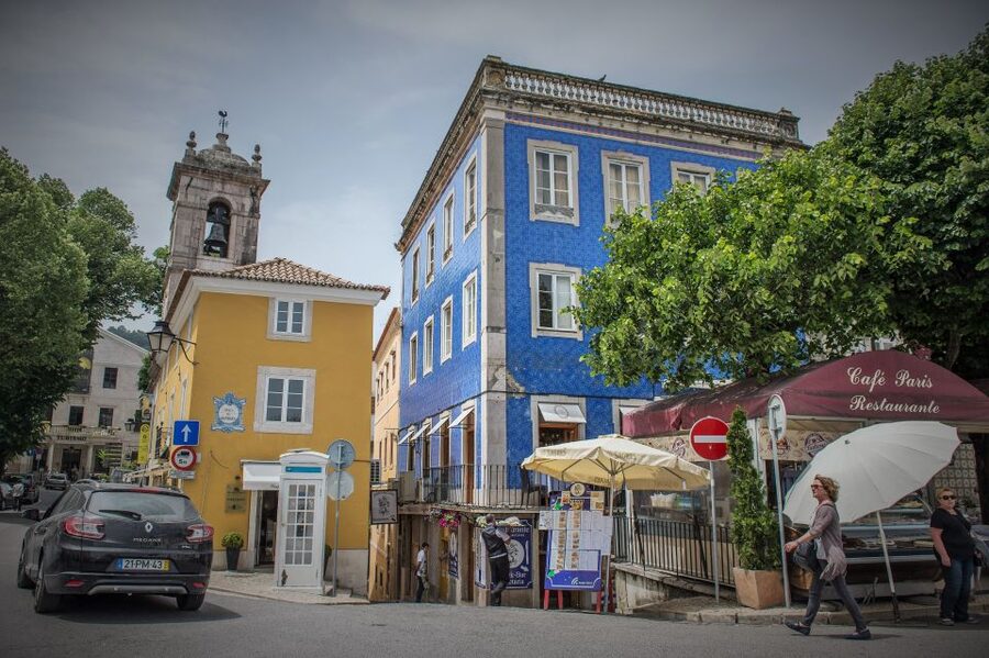 Sintra: Walking Tour with Palace, Castle, and Old Town Visit - Where this Sintra walk starts (and why the start matters)