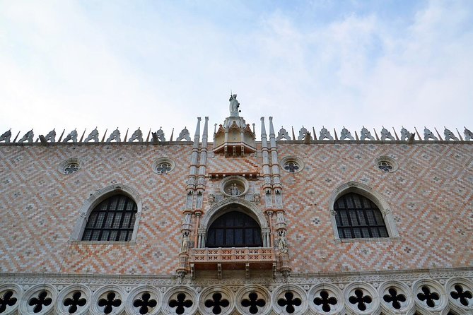 Skip the Line: Best of Venice Private Tour Including San Marco Doges' Palace and Gondola Ride - Dress code and Green Pass rules: plan this before you arrive
