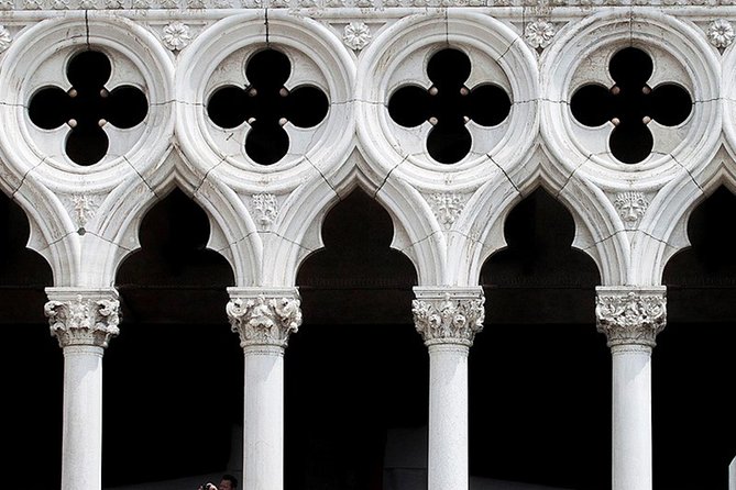 Skip the Line: Doge's Palace Guided Tour in Venice - Group size: small enough for attention, big enough for Venice crowds