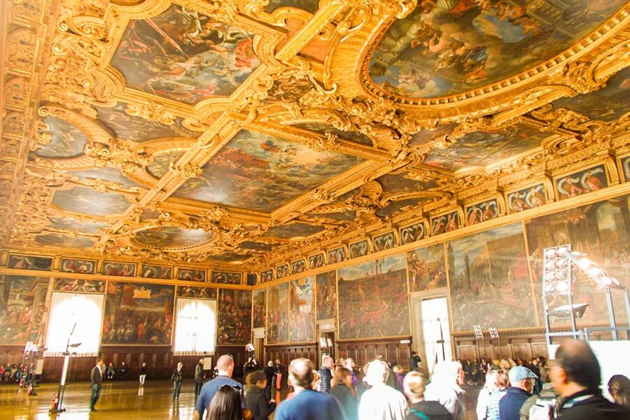 Skip-the-Line Guided Tour of Doge's Palace - Guide style and the personal audio system trick