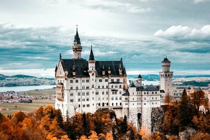 Skip the Line: Neuschwanstein Castle Private Tour From Füssen or Hohenschwangau - Crowds, tickets, and the real problem this tour solves