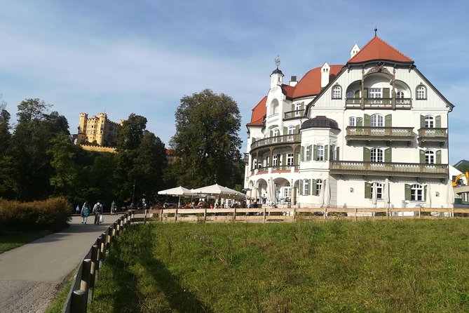 Skip-the-Line Neuschwanstein Castle Tour from Munich - Horses, Shuttles, and the Uphill Walk: Don’t Skip This Budget Item