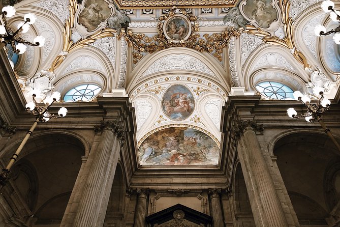 Skip the Line Royal Palace Madrid Exclusive Guided Tour - Meeting at Plaza de la Armería: Simple Start, Realistic Timing