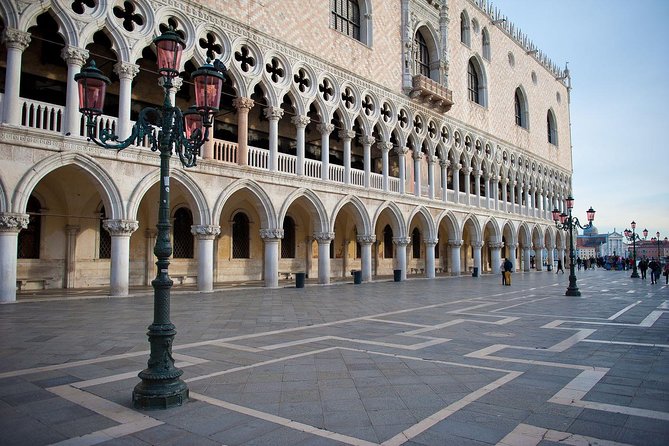 Skip the Line Venice Doge's Palace and St. Mark's Basilica Tour - Bridge of Sighs and the New Prisons corridor: short stop, big mood
