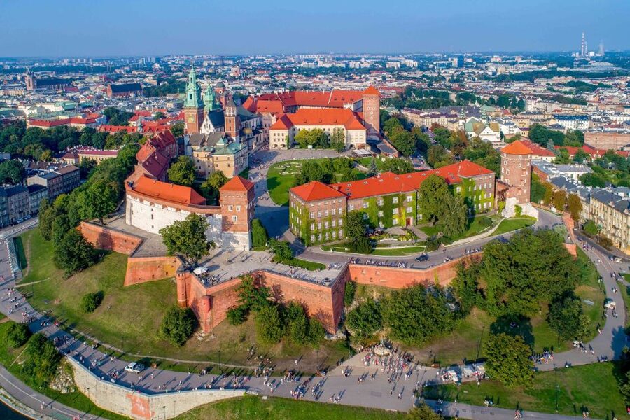 Skip-the-Line Wawel Castle Chambers Private Tour - 2-hour option: State Rooms and Wawel Hill, focused and fast