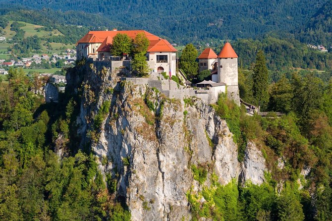 Slovenian highlights - Lake Bled, Postojna Cave & Predjama Castle from Ljubljana - Key things to know before you go