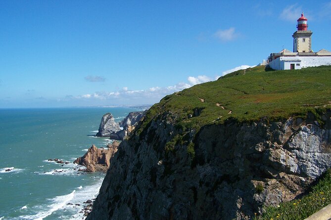 Small Group Pena Palace, Sintra, Regaleira and Cascais - Cascais: UNESCO streets, lunch time, and a beach break
