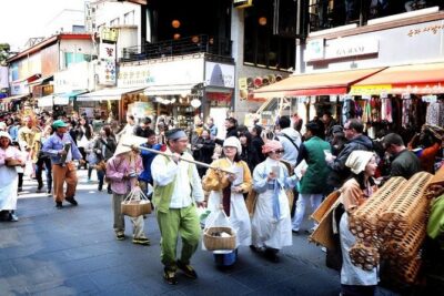 Small-Group Royal Palace and Seoul City Tour (hotel pick-up) - Hotel pickup, small-group size, and how the day’s timing feels