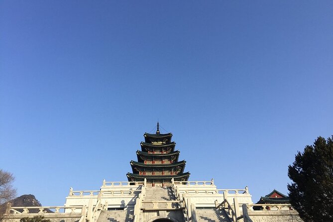 Small-Group Royal Palace and Seoul City Tour (hotel pick-up) - National Folk Museum of Korea: turning palace views into real life