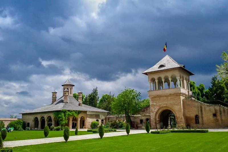 Small Group Tour to Mogosoaia Palace & Snagov Monastery - The countryside drive to Mogosoaia: a change of pace from Bucharest