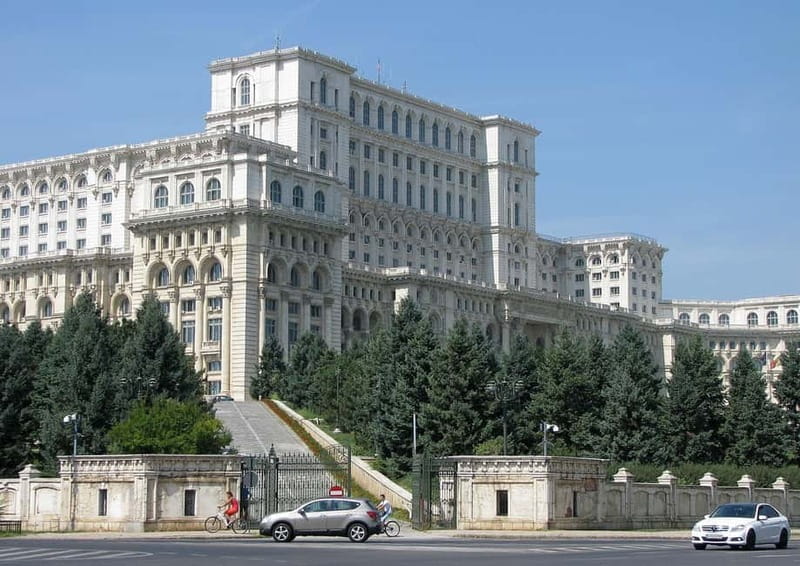 Spanish & Italian guided tour - Palace of Parliament - Price and value for a one-hour guided look