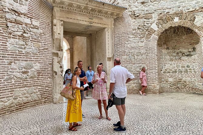 Split Palace & Old Town -Private walking tour- Entrance included - From private vestibule to Christian center: how the tour “tracks power”