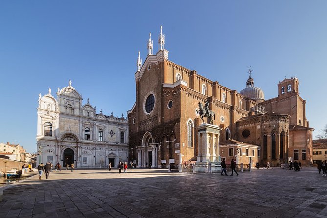 St. Mark's Basilica & Doge Palace + Murano, Burano Guided Tour - Start at St. Mark’s Square: get your bearings fast