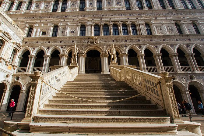 St Mark's Basilica & Doge's Palace with Secret Passages Access - Group size and guide style: how the tour actually feels