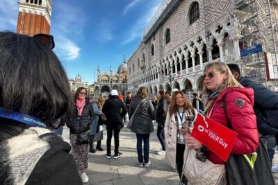 St Mark's, Doge's Palace, with Murano and Burano & Gondola Ride - Entering St Mark’s Basilica fast (and what to know before you show up)