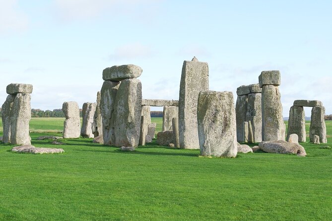 Stonehenge and Windsor Castle Tour from London With Entry Tickets - Group size and the guide difference: why your day can feel very different