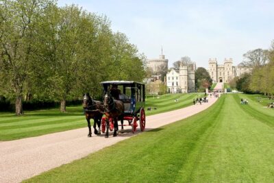 Stonehenge, Windsor Castle and Bath Full Day Guided Tour - The Coach Ride: Comfort, Wi‑Fi, and the Stuff You Forgot to Pack