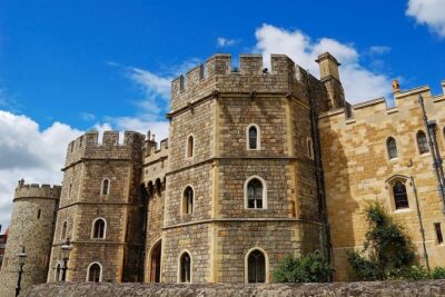 Summer Special: Buckingham Palace & Windsor Castle Tour - Windsor Castle: the world’s oldest occupied castle, in real life