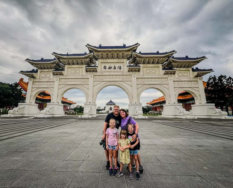 Taipei: Morning City Tour with National Palace Museum Ticket - Presidential Office pass-by plus the Grand Hotel Taipei photo stop