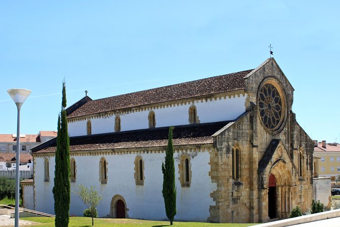 Templar Tour Convent of Christ & Almourol Castle from Lisbon - Guides, group size, and pacing: what to expect day-of
