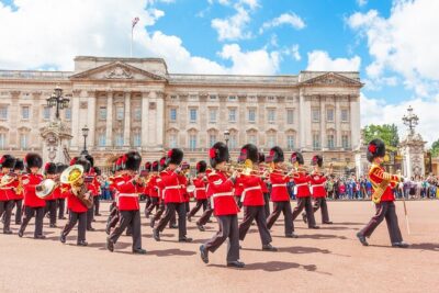 The Changing of the Guard Tour and Buckingham Palace - Westminster Abbey Area Without Entering: What You See in About 5 Minutes