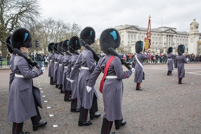 The Changing of the Guard Tour and Buckingham Palace - Should You Book This Tour?