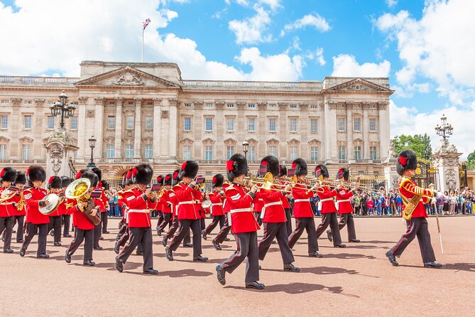 The Changing of the Guard Tour and Buckingham Palace - Westminster Abbey Area Without Entering: What You See in About 5 Minutes