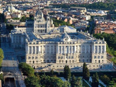 The Most Complete Tour of Madrid: Austrias, Cathedral, Palace - Local Guides - Puerta del Sol: the square that sets the stage