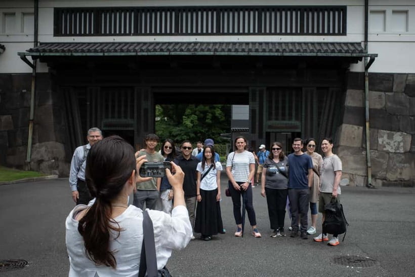 Tokyo: Imperial Palace East Gardens Walking Tour - Ninomaru Garden: traditional Japanese design for slow looking