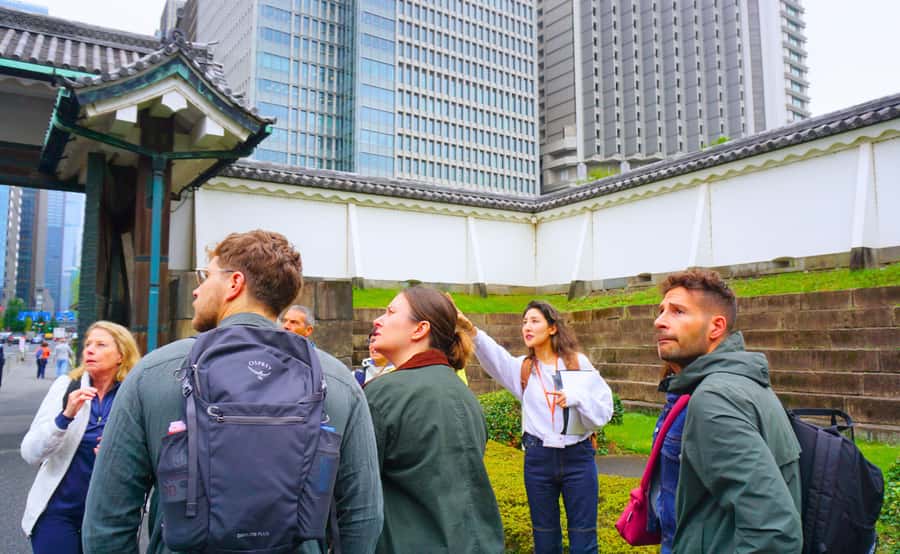 Tokyo: Imperial Palace, the history of Japan (ENGLISH GUIDE) - Trees from different prefectures: a living Japan lesson