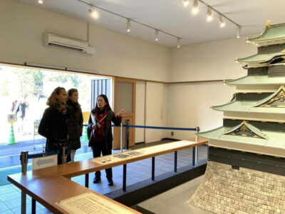 Tokyo: Pvt. Tour - Edo Castle & Imperial Palace East Gardens - The Imperial Palace East Gardens: calm walking with clear boundaries