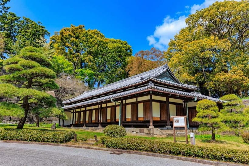 Tokyo: Pvt. Tour - Edo Castle & Imperial Palace East Gardens - Who should book this Tokyo Edo Castle and East Gardens tour