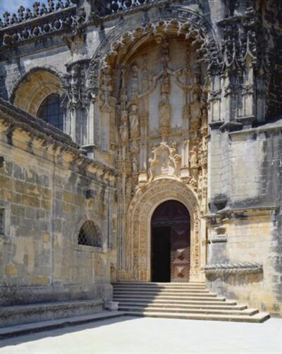 Tomar: Convent of Christ and Templar Castle Tour Ticket - Entering the Templar Castle: Fortifications You Can Read
