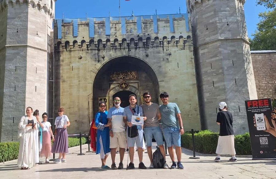Topkapi Palace & Harem, Skip-the-Line Entry with SMALL GROUP - Topkapi Palace Museum: the guided highlights that make it make sense