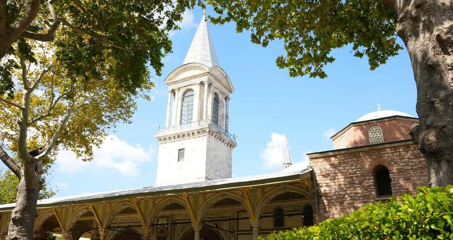 Topkapi Palace & Harem Tour + Bosphorus & Golden Horn Cruise - The 1-hour guided highlights: what it helps you notice inside
