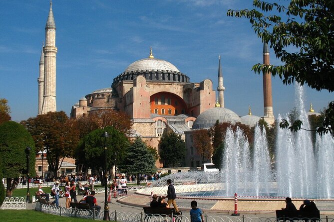 Topkapı Palace with Harem & Blue Mosque Guided Tour - Why This Blue Mosque–Hagia Sophia–Topkapi Route Saves Your Time