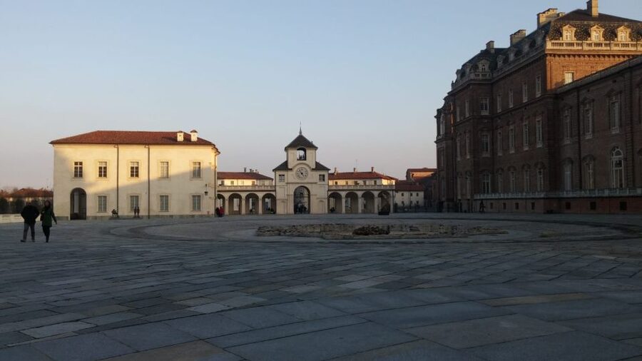 Turin: Palace of Venaria Guided Tour - Great Gallery: the royal display of scale and control