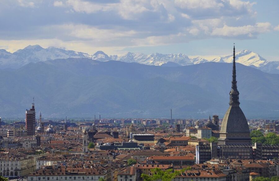 Turin: Royal Palace & City Tour Guided Experience - What the 3 Hours Feel Like: Pacing, Group Type, and Languages