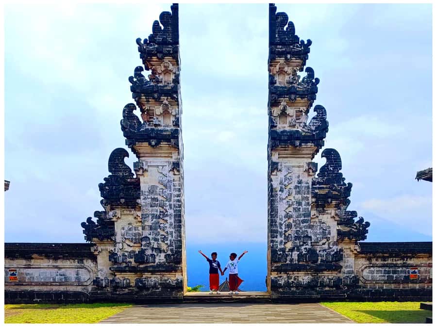 Ubud: Heaven Gate Lempuyang, Water Palace & Waterfall Tour - Heaven Gate (Pura Penataran Agung Lempuyang): the Mount Agung photo setup