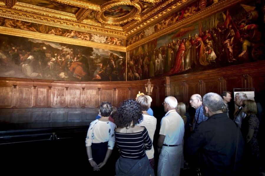 Venice: 1-Hour The Doge's Palace Tour - Entering the Palace: Golden Staircase First, Power Second