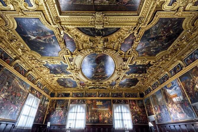 Venice 3,5 hrs tour: Doge's Palace, St Mark's and Hidden Gems - The Hidden Venice walk: quiet squares and daily-life perspective
