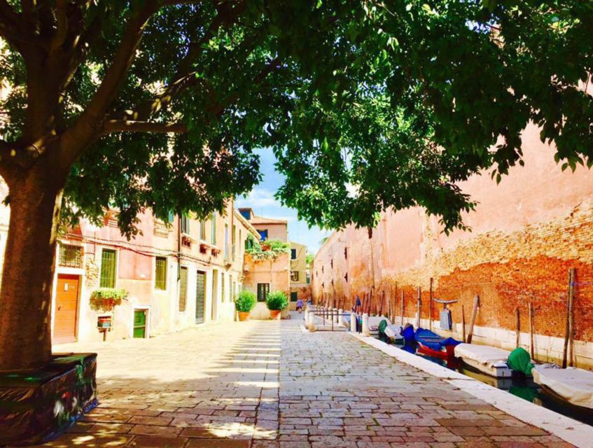 Venice: 4-Hour City Tour with Doge's Palace & Basilica Visit - Bridge of Sighs and the new prisons: the dramatic turn