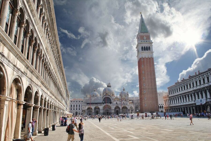 Venice: 4-Hour City Tour with Doge's Palace & Basilica Visit - Getting started: the meeting point near Correr and what that means
