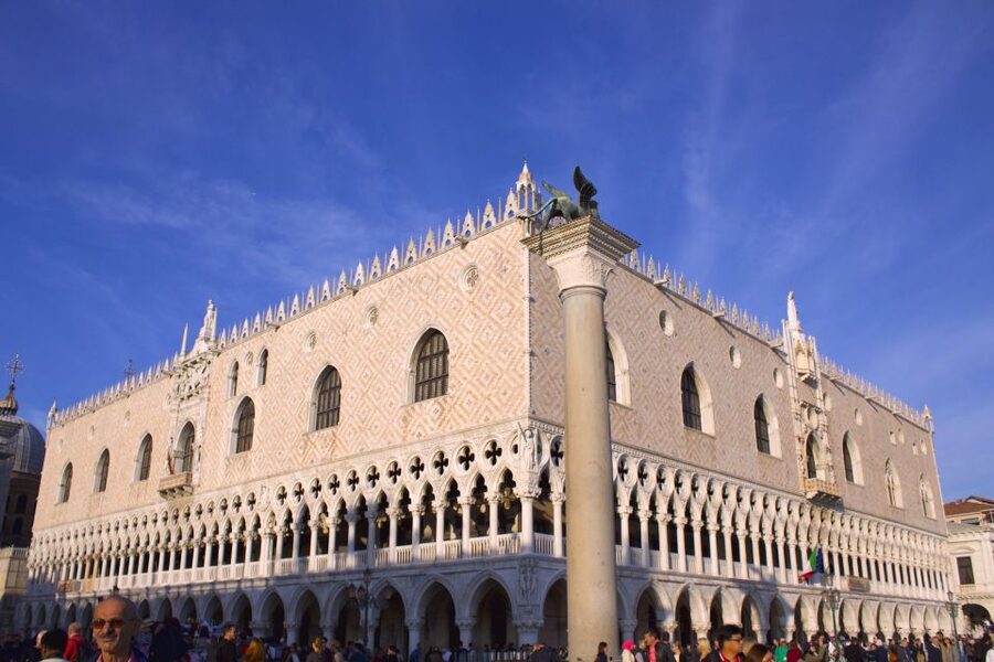 Venice: Basilica and Doge's Palace Tour with Gondola Ride - Gondola ride: the route you’ll take and what you won’t get