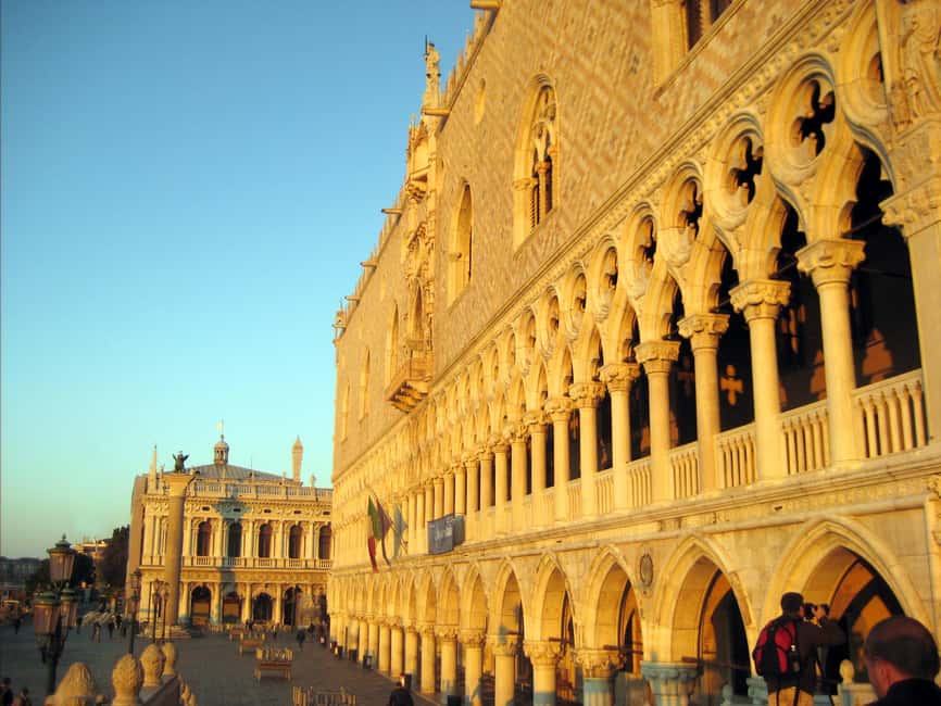 Venice: Doge's Palace and St. Mark's Basilica Guided Tour - Inside St. Mark’s Basilica: mosaics, shortcuts to meaning, and dress rules