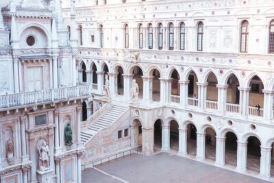 Venice: Doge's Palace and St. Mark's Basilica Tour - Inside Doge’s Palace: From Government Halls to Prison Cells