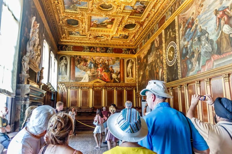 Venice: Doge's Palace and St Mark's Basilica Walking Tour - Why St Mark’s Square and the Doge’s Palace belong together