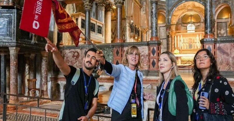 Venice: Doge's Palace and St Mark's Tour with Gondola Ride - Key moments worth planning around