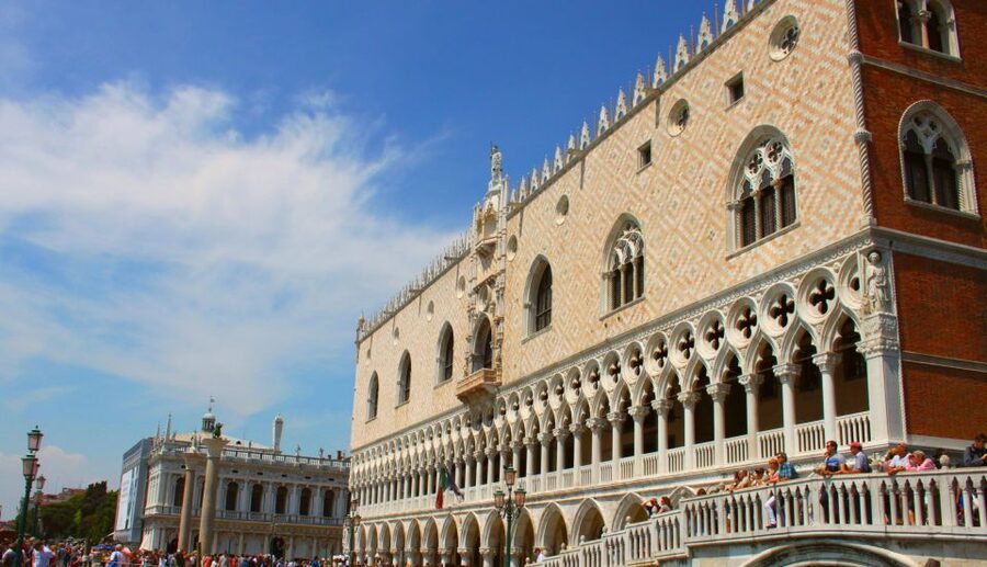 Venice: Doge's Palace, Bridge of Sighs & Prisons Guided Tour - St. Mark’s Square add-on: Royal Palace rooms, Sissi, and the Napoleon Dance Hall